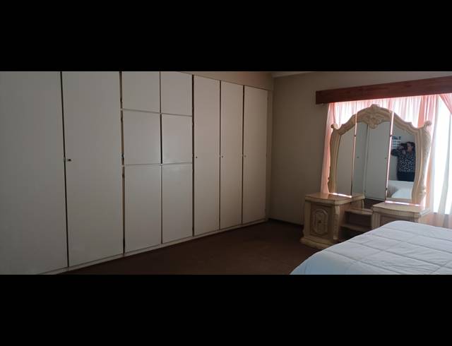 5 BEDROOM FREEHOLD FOR SALE IN DAL FOUCHE